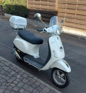 SCHÖNER VESPA ROLLER LX50 2T MIT NUR 6360 km - Bild 1 von 3