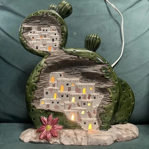 Decorazione natalizia Southwest Cactus Pueblo Adobe ceramica intagliata dipinta - Foto 1 di 20