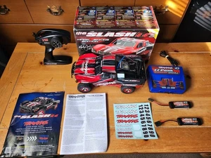 Traxxas slash brushed 1/16 - Picture 1 of 6