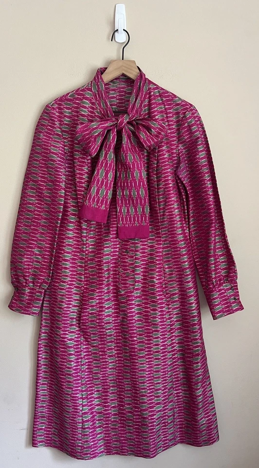 Vestido Camisa Vintage Hecho a Mano India Tela Rosa Estampado Lazo Mujer Talla Mediana Foto 1 de 4