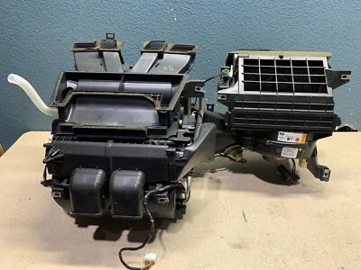 06 07 08 09 Land Rover LR3 2005 montaje de caja de climatización delantera calefacción aire acondicionado Foto 1 de 4