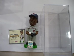 Torrii Hunter Bobblehead Minnesota Twins No Box Comes with Display Case and Card - Picture 1 of 2