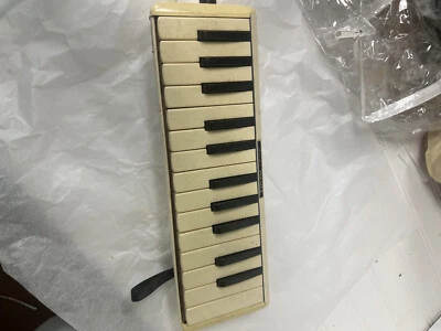 Винтажная мелодика для фортепиано 1960-е 25 нот сделано в Японии - Изображение 1 из 4