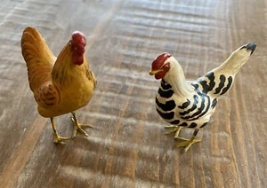 Miniature antique pair Chickens - Picture 1 of 2