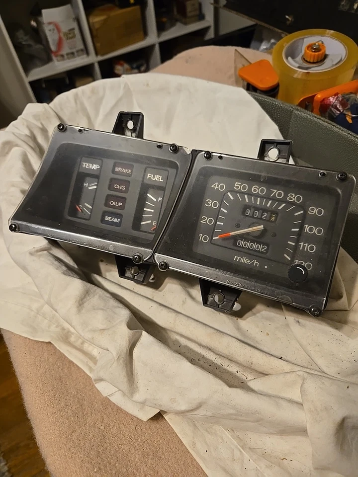 1975 Datsun B 210 速度计集群仪器 Speedo 0 英里外观 — 第 1/4 张图片