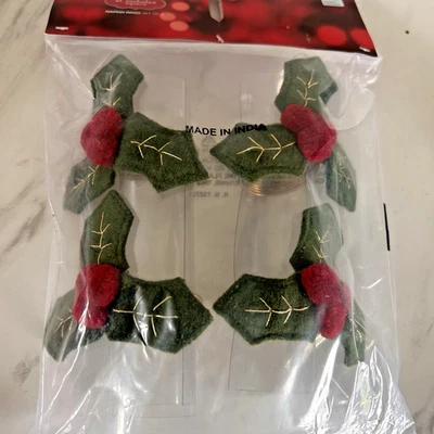 Juego de 4 anillos de servilleta de acebo de fieltro verde bayas de acebo vacaciones de Navidad $23 BxX Foto 1 de 4