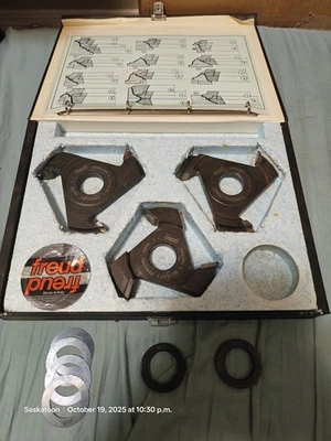 Freud CS71MBA3 Cassette 65 Shaper Cutter Set 1-1/4" Arbor Molding Crown Rail... Foto 1 de 4