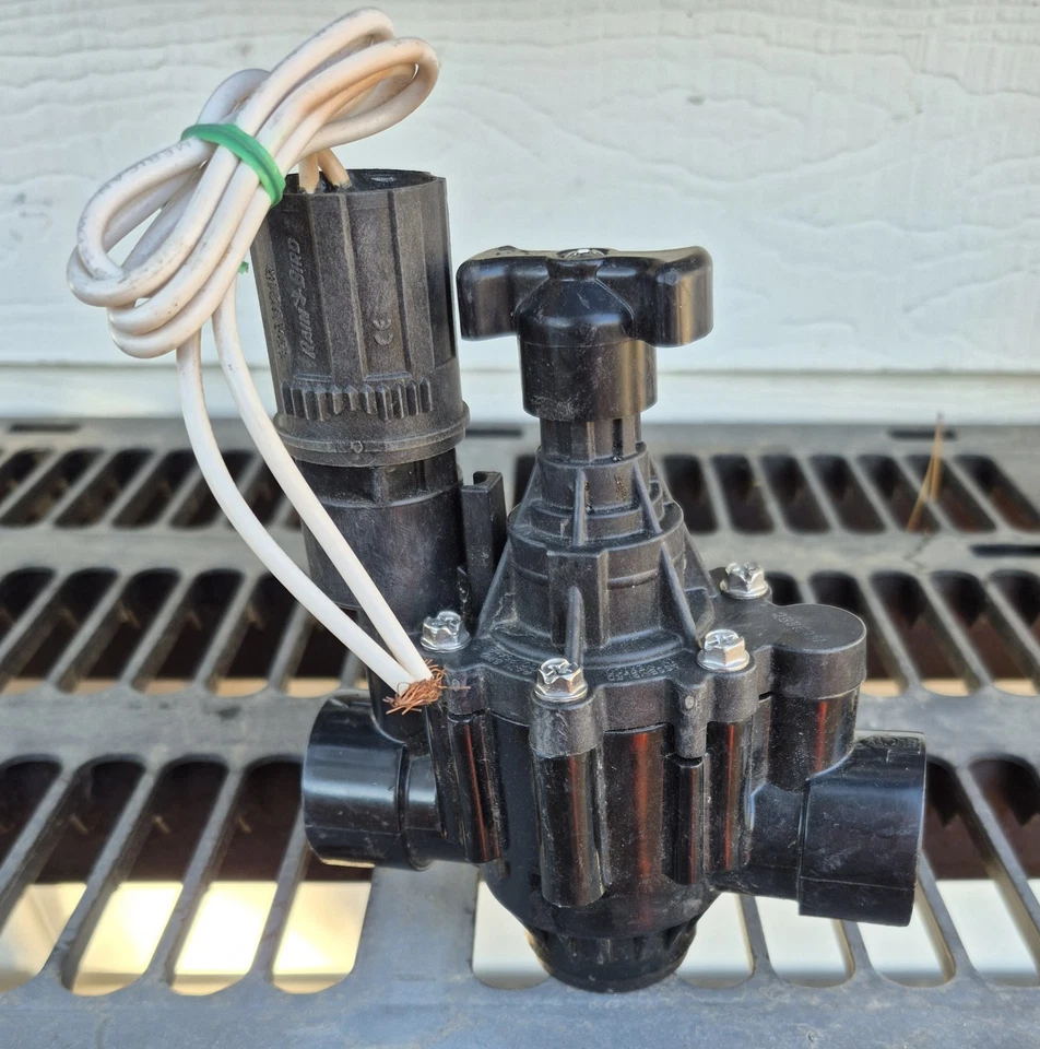 RAINBIRD 100 PGA-B Inline Control Valve 1-Inch FPT - Image 1 of 2