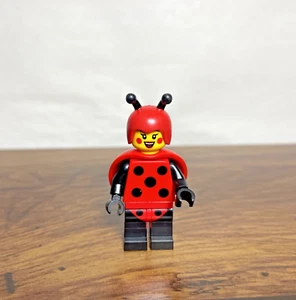 LEGO Minifigure Ladybug Girl Series 21 col377 - Picture 1 of 4