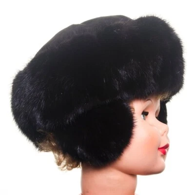 Sombrero y orejeras Furrier Lecorsais para mujer de piel negra y gamuza hechos en Luxemburgo Foto 1 de 4