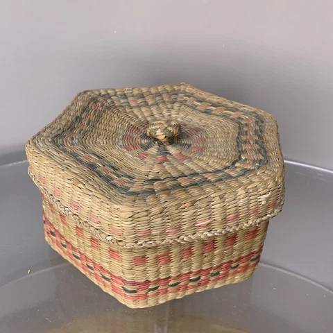 Vintage Hexagon Shaped Woven Sweet Grass Basket Box w/ Lid Boho Style Cover