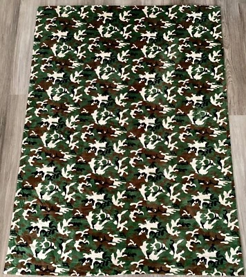 Edredón Minky de doble cara acolchado de caza de camuflaje hecho a mano 54x74 pulgadas Foto 1 de 3