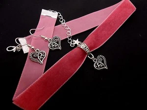 A LADIES GIRLS ROSE PINK VELVET HEART CHOKER NECKLACE & EARRING SET. - Picture 1 of 3