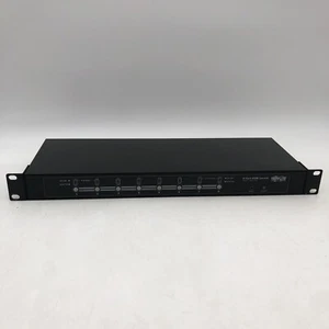 Commutateur KVM TRIPP-LITE 8 ports modèle n° B007-008 montage en rack oreilles s'allume LIRE - Photo 1/12