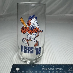 Vintage Detroit Tigers Baseball Burger King Glass from 1988. PAWS - Picture 1 of 2
