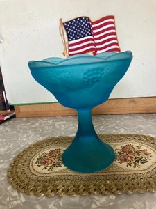 INDIANA TEAL BLUE FROSTED GLASS GRAPE & LEAF PEDISTAL CENTER PIECE BOWL FRUIT - Picture 1 of 8
