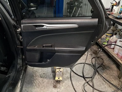 2020 Ford Fusion Rear Right Door Panel Trim Black Used OEM 438945 Foto 1 de 4