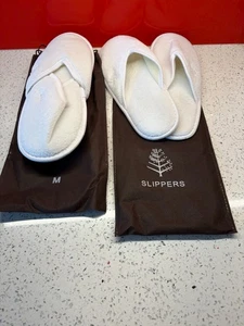 Four Seasons Hotel Hausschuhe, M & L, weiß in braunen Logo Taschen - Bild 1 von 5