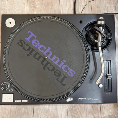 Tocadiscos Technics SL-1200MK5 B DirectDrive control de paso de cuarzo totalmente funcional Foto 1 de 4