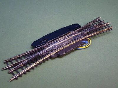 Märklin Z 8560 elektromagnetische Doppelte Kreuzungsweiche Top Zustand  ZH201 - Bild 1 von 4