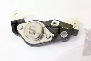 YAMAHA YZF750 FAZER FZ750 FZR1000 FJ1100 FJ1200 GSX-R1100 VOLTAGE REGULATOR - Foto 1 di 4
