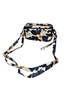 Borsa a tracolla Lug Roundabout convertibile borsa da polso blu navy rosa floreale - Foto 1 di 7