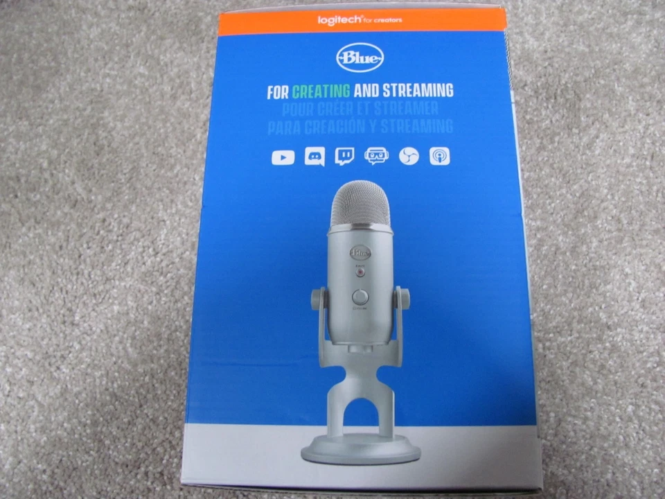 Blue Yeti Professional USB Microphone 988-000103 - Silver