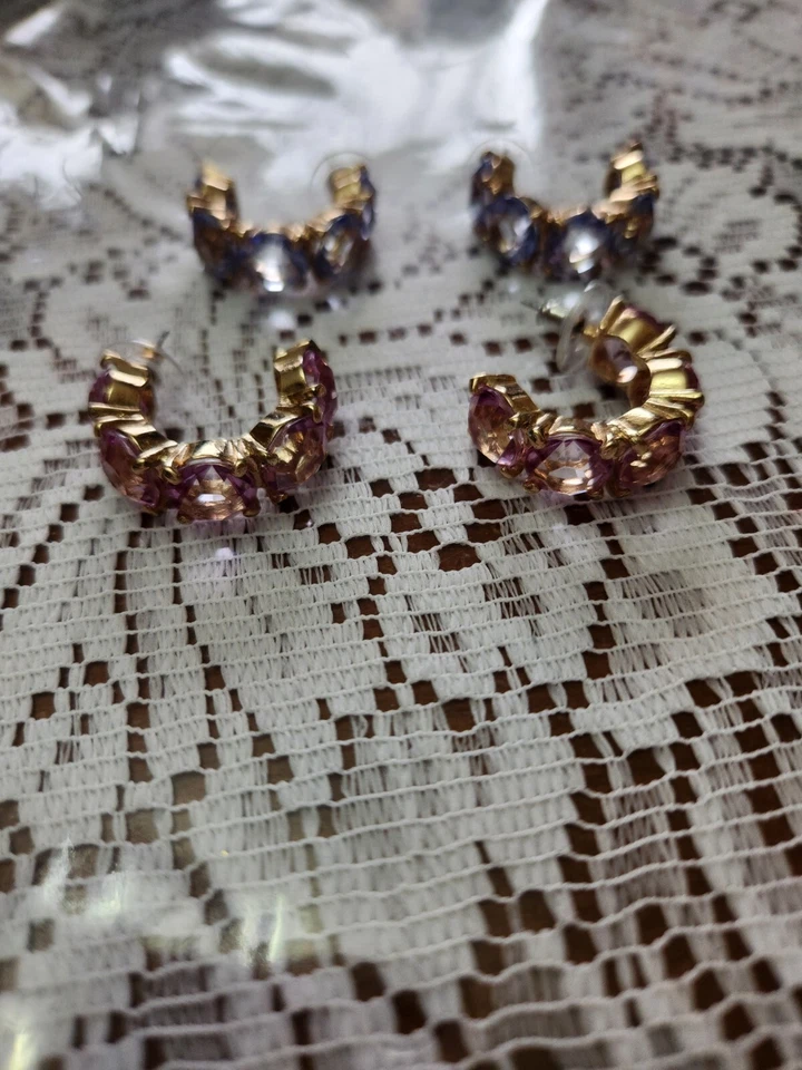 2 pares AVON * pendientes perforados * rosa pr y azul pr* grandes con respaldo Foto 1 de 1