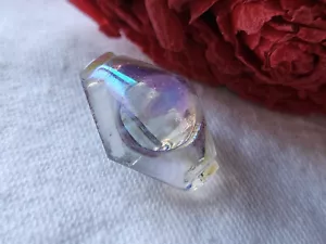 Bouton ancien en verre berlingot mordoré rose 1,8 sur 2,2 cm D12B - Picture 1 of 6