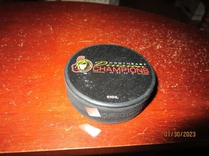 Official 2001 OTTAWA SENATORS Northeast Division Champions Hockey Puck - Picture 1 of 2