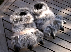 NEXT 8 WEREWOLF WOLF SLIPPERS GREY FURRY COSTUME COSPLAY - Picture 1 of 3