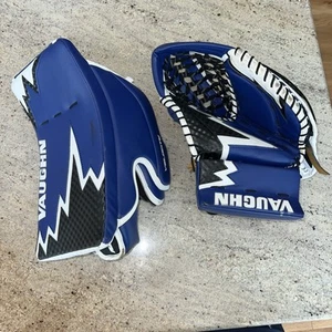 Vaughn Velocity Iceberg Ice Hockey Jr. Bloqueador de porteros y guante correa ajustable - Imagen 1 de 13