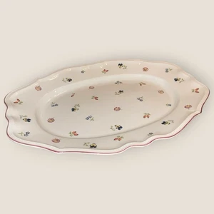 Plato de talla Villeroy Boch Petite Fleur ovalado 17”x12,5” apenas usado en muy buena condición - Imagen 1 de 8