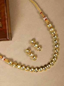 KUNDAN DAINTY PARTY NECKLACE EARRINGS SET INDIAN PAKISTANI PARTY JEWELLERY - Picture 1 of 2