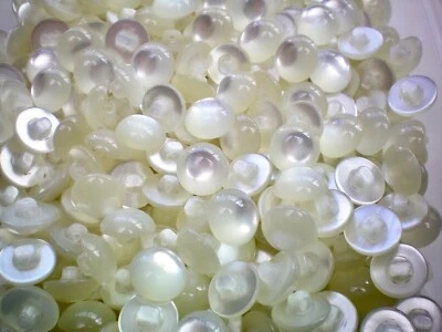Small 14mm 22L Ivory White Clear Pearl Pearlescent Polished Shank Button (G26) - Image 1 of 4