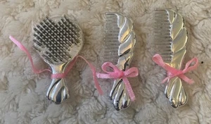 Vintage Barbie Kelly And Friends Silber Haarkämme Bürste Zubehör Konvolut - Bild 1 von 2