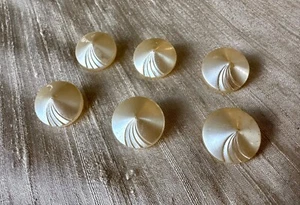 6 Antique Pearlised Glass Buttons Shank 16mm - Picture 1 of 5