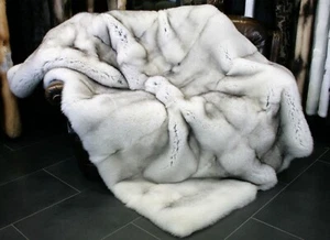 365 Blue fox fur blanket - natural - full furs - SAGA FURS Real Fur Throw Cover - Picture 1 of 10