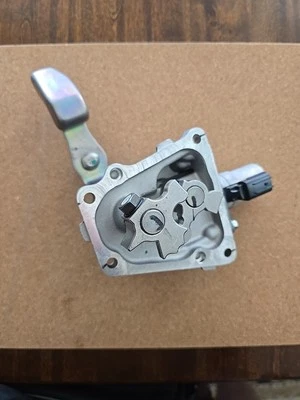 Honda Accord/Civic Lever Assy - Part 24400-R3T-010 - Image 1 of 4