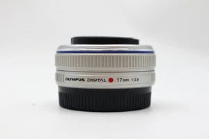 Olympus M.ZUIKO DIGITAL 17mm f/2.8 Silver - Picture 1 of 8