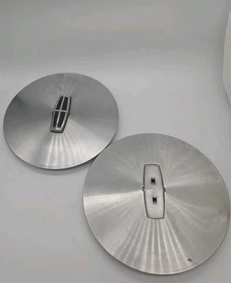 1988-1997 Lincoln CONTINENTAL Wheel Center Cap (1 Missing Emblem) - Image 1 of 2