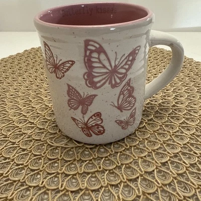 Кружка с поцелуями бабочек - Изображение 1 из 4