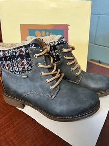 Spring Step Women's Marylee Combat Boots fall/winter us size 9 NAVY new in box  - Picture 1 of 12