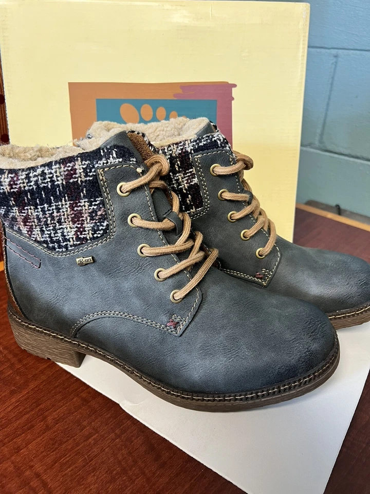Spring Step Women's Marylee Combat Boots fall/winter us size 9 NAVY new in box  - Image 1 of 4