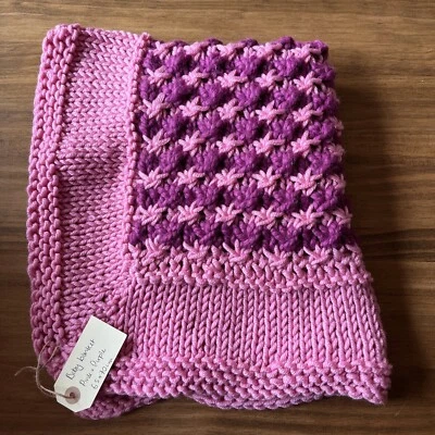 TOTALMENTE NUEVA Manta de bebé tejida a mano ROSA Y PÚRPURA Foto 1 de 2