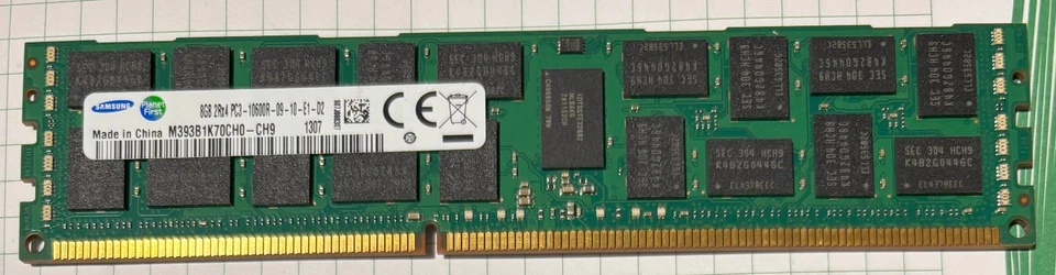 Samsung 8 GB DDR3-1333 PC3-10600R M393B1K70CH0-CH9 ECC - Immagine 1 di 1