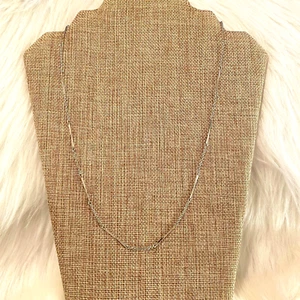 Vintage Avon Necklace Minimalist Silver Tone Link Metal Chain MCM 6253 - Picture 1 of 8