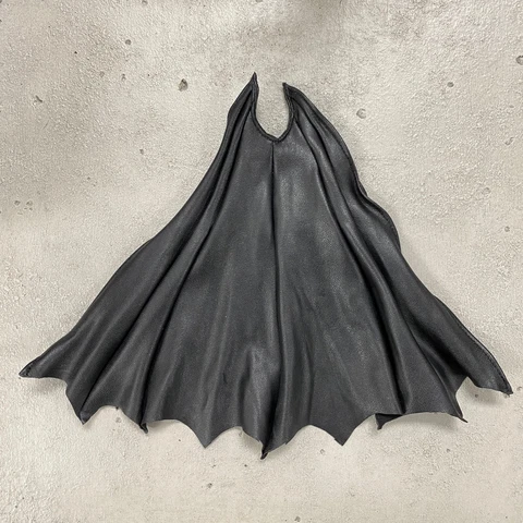 PB-MF-C-BATM: Custom wired cape for McFarlane Robert Pattinson Movie Batman Cover