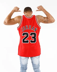 MITCHELL & NESS CHICAGO BULLS 1997 MICHAEL JORDAN Authentic RED AWAY JERSEY - Bild 1 von 12