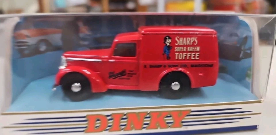 Matchbox Dinky Dy8 1948 Commer 8 CWT Van